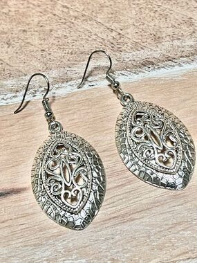 Intricate Antique Silver-Tone Filigree Teardrop Earrings for Women